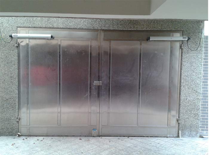 远洋城别墅机电平开门工程