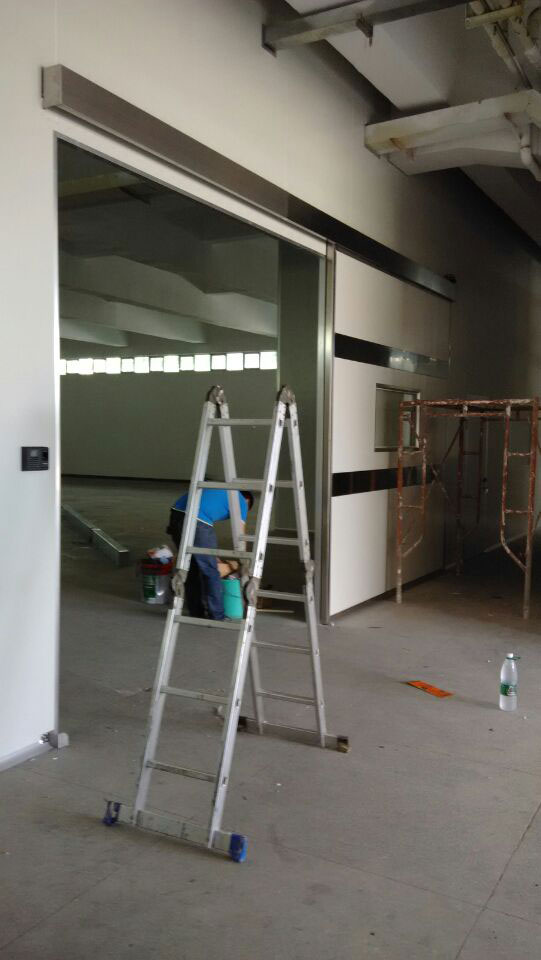 中山市龙煜塑料有限公司单开自动门工程2图片3