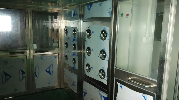 中山市龙煜塑料风淋室工程