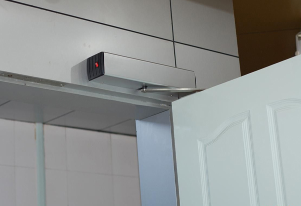 小兵多功能室内平开门